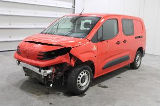 Damaged car Peugeot Partner  2025/2