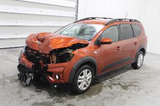 krockskadad bil auto Dacia Jogger  2024/6