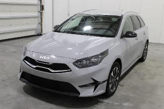 krockskadad bil auto Kia Cee d cee'd Sporty Wagon 2025/10