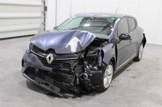 krockskadad bil auto Renault Clio  2021/6
