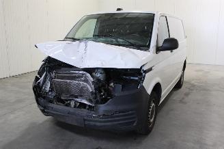 Vaurioauto  passenger cars Volkswagen Transporter T6 2020/7