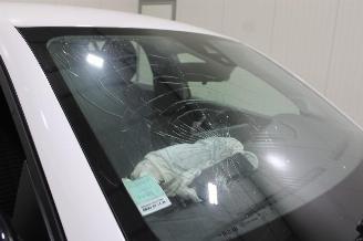Peugeot 208  picture 8