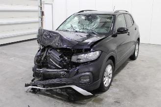damaged passenger cars Volkswagen T-Cross  2023/9