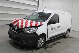 damaged passenger cars Renault Express  2023/2