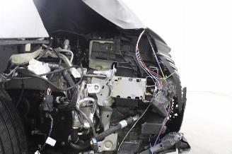Peugeot 208  picture 8