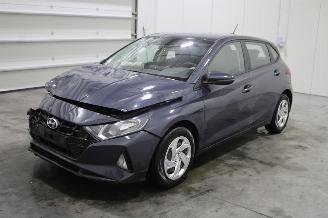 Vaurioauto  passenger cars Hyundai I-20 i20 2022/8