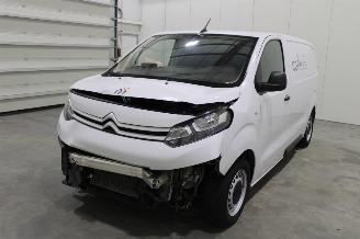 krockskadad bil auto Citroën Jumpy  2023/10