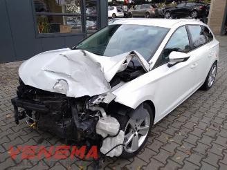 Coche siniestrado Seat Leon Leon ST (5FF), Combi 5-drs, 2012 / 2020 2.0 TDI FR 16V 2017