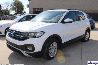 damaged passenger cars Volkswagen T-Cross ESSENCE 2019/11