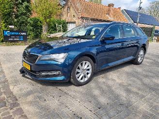 damaged passenger cars Skoda Superb 1.5 TSI Bussines Navi Stoelverw. 2022/5