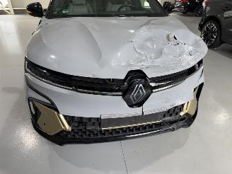 Renault Mégane E-Tech EV60 Optimum Charge 220 ICONIC FULL OPTIONS! picture 32
