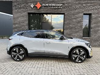 Damaged car Renault Mégane E-Tech EV60 Optimum Charge 220 ICONIC FULL OPTIONS! 2022/9