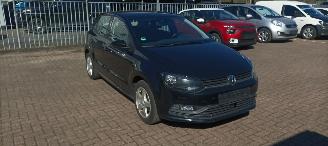 Voiture accidenté Volkswagen Polo 1.4-TDI 75pk euro-6 Climatecontrol Stoelverwarming Regensensor leren stuurwiel mistlampen Elektrische ramen Elektrische-spiegels met verwarming Centrale vergrendeling met afstandsbediening Start-Stop systeem 15-inch velgen Front radar assistent 2016/2