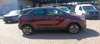 uszkodzony samochody osobowe Opel Crossland Innovation uitvoering 1.2-turbo 110pk Automaat Navi Led koplampen led achterlichten leder Privacy glas stoelverwarming stuurwiel verwarming voorruit verwarming Trekhaak 16-inch hoogglans velgen Parkeersensoren voor en achter 2018/4