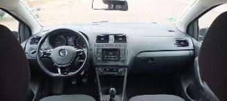 Volkswagen Polo 1.4 TDI DPF Euro6 Climatecontrol frontradar Regensensor leren stuurwiel mistlampen Elektrische ramen Elektrische-spiegels met verwarming Centrale vergrendeling met afstandsbediening Start-Stop systeem 15-inch velgen picture 21