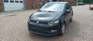 Voiture accidenté Volkswagen Polo 1.4 TDI DPF Euro6 Climatecontrol frontradar Regensensor leren stuurwiel mistlampen Elektrische ramen Elektrische-spiegels met verwarming Centrale vergrendeling met afstandsbediening Start-Stop systeem 15-inch velgen 2016/3