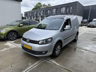 Auto incidentate Volkswagen Caddy 1.6 TDI AUTOMAAT-AIRCO-EXENON-NAVI 2015/4