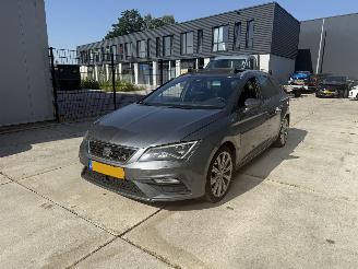 skadebil auto Seat Leon ST 1.4 EcoTSI FR Connect PANO - CAMERA - NAVI 2017/10