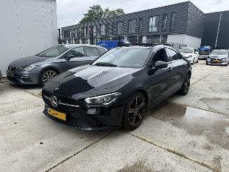 Avarii autoturisme Mercedes Cla-klasse 180 LUXURY LINE PANO - SFEER - NAVI - CAMERA - LED - KEYLESS 2022/9