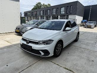 Auto incidentate Volkswagen Polo 1.0TSI LIFE 95PK - NAVI - CAMERA - LED 2024/8
