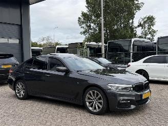 uszkodzony samochody osobowe BMW 5-serie 530D M-Pakket High Executive Harman Kardon 2017/6