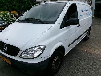 krockskadad bil bedrijf Mercedes Vito 109 CDI 320 LANG 2010/3