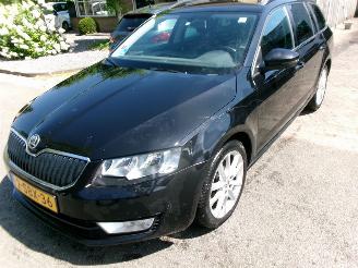 Voiture accidenté Skoda Octavia 1.6 TDI AUTOMAAT AMBITION BUSINESSLINE 2013/9