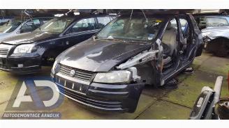 Sloopauto Fiat Stilo Stilo (192A/B), Hatchback, 2001 / 2007 1.4 16V 2005