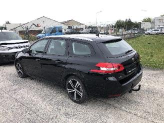 Peugeot 308 SW  1.2 picture 4