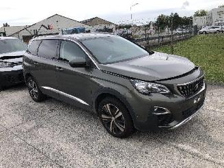 skadebil auto Peugeot 5008 1.2 T  7 PLACES 2020/3