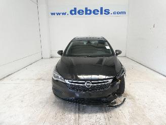 Coche accidentado Opel Astra 1.6D EDITION 2018/4
