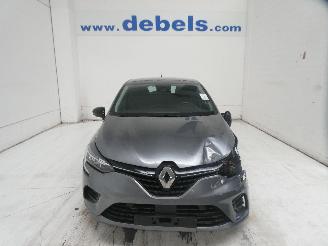 damaged passenger cars Renault Clio V EQUILIBRE 2023/7