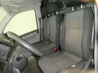 Volkswagen Transporter 2.0D picture 17