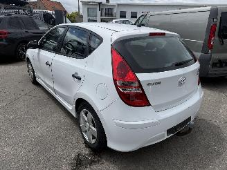 Hyundai I-30  picture 5