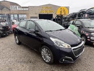 Auto incidentate Peugeot 208 1.2 SIGNATURE 2018/10