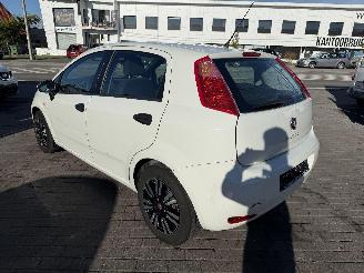 Fiat Punto 1.2I picture 10