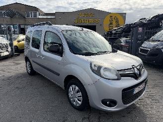 damaged passenger cars Renault Kangoo PROBLEME MOTEUR 2015/3