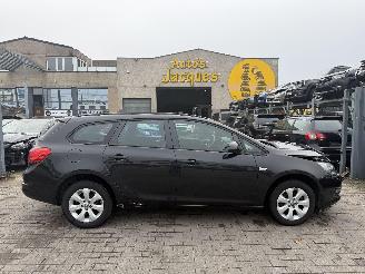 Damaged car Opel Astra SPORTS TOURER 2016/2
