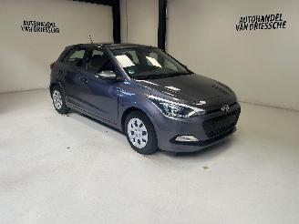 damaged passenger cars Hyundai I-20 NUR 31000KM 2016/6