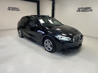 skadebil auto BMW 1-serie M-PACK/PANORAMA 2021/5
