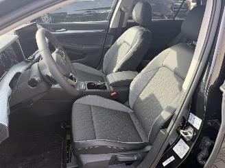 Volkswagen Golf 1.5 eTSI Energy picture 7
