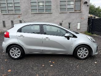 Voiture accidenté Kia Rio EASY 2016/7