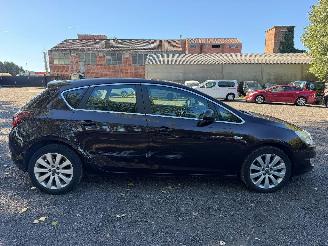 Coche accidentado Opel Astra ACTIVE 2012/4
