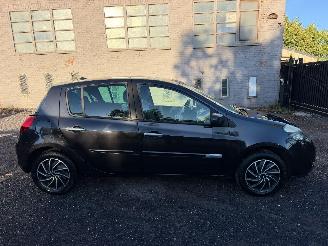 Unfallwagen Renault Clio ICE WATCH 2011/4