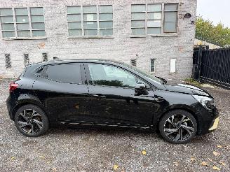 krockskadad bil auto Renault Clio V E-TECH ENGINE 2022/11