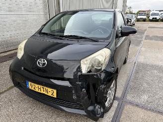 Vaurioauto  passenger cars Toyota iQ 1.0 VVTi Comfort 2009/2