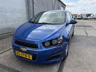Vaurioauto  passenger cars Chevrolet Aveo 1.2 LT 2013/1