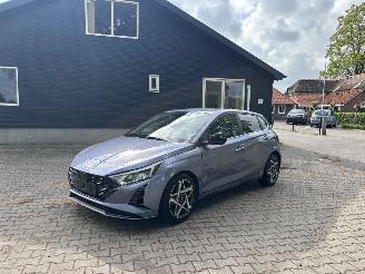 skadebil auto Hyundai I-20 AUTOMAAT PREMIUM SPORT BOSE NAVI CLIMA CAMERA LED B.J 12-2024 2024/12