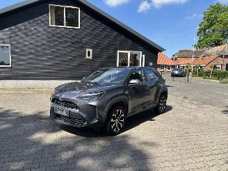 Damaged car Toyota Yaris Cross CROSS HYBRIDE 1.5 AUTOMAAT NAVI CLIMA CAMERA PDC B.J 06-2023 2023/6