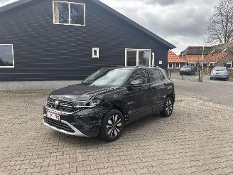 Voiture accidenté Volkswagen T-Cross AUTOMAAT 116 PK NAVI CLIMA CAMERA B.J 12-2024 FACELIFT 2024/12